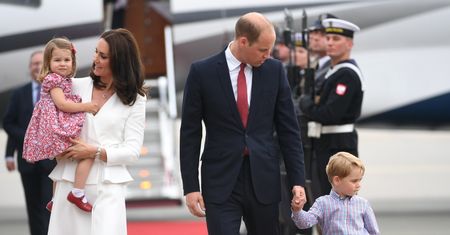 Księżniczka Charlotte w butach księcia Harry'ego podczas wizyty w Polsce! Zobacz zdjęcia