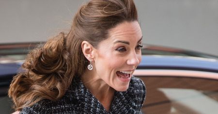 Kate vs. wiatr. Księżnej udało się uniknąć wpadki