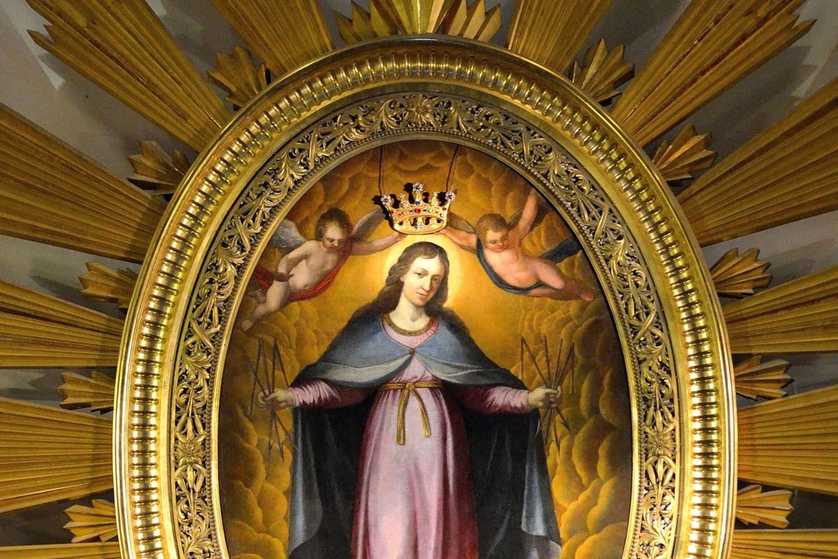 Rocznica Cudu nad Wisłą. Figura Matki Bożej Łaskawej stanie przy wjeździe do Warszawy