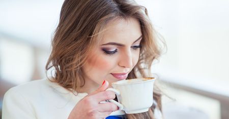 Po kawie musisz szybko udać się do toalety? Naukowcy dowiedli dlaczego