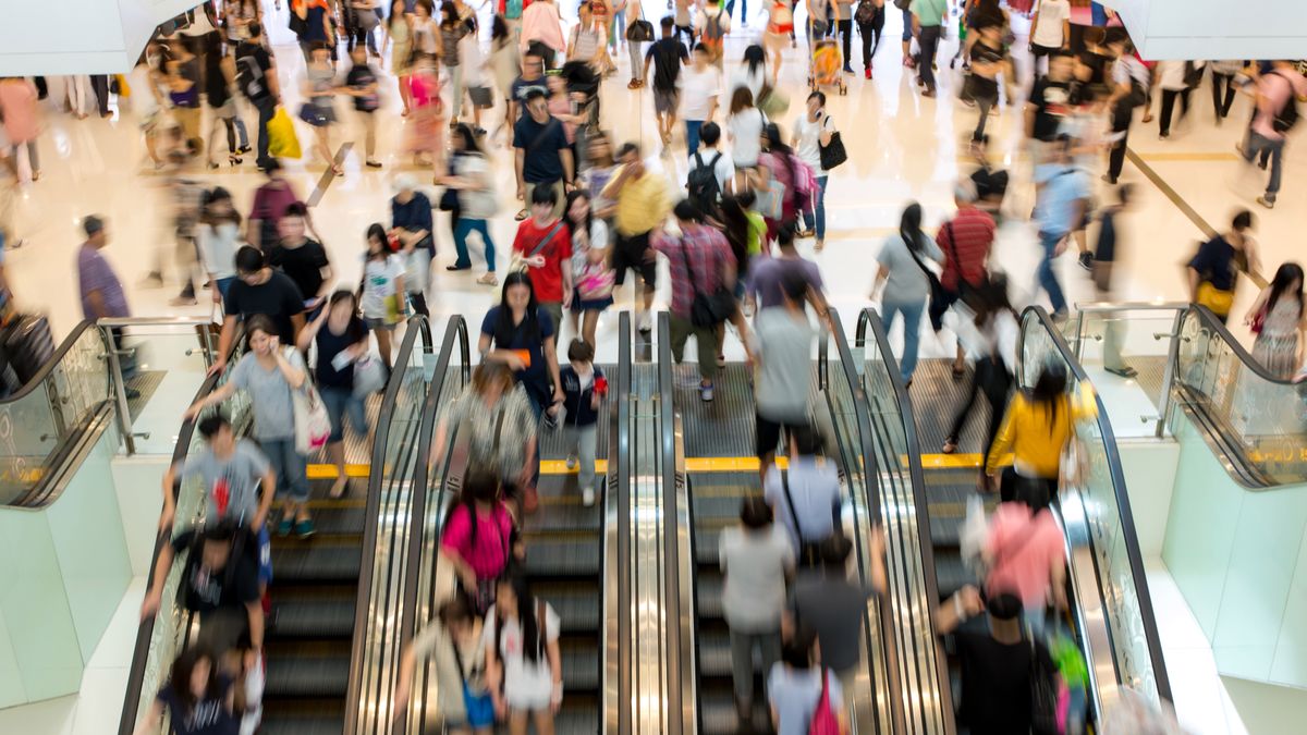 Kwiecień w tym roku był w sklepach dużo bardziej tłoczny niż rok temu