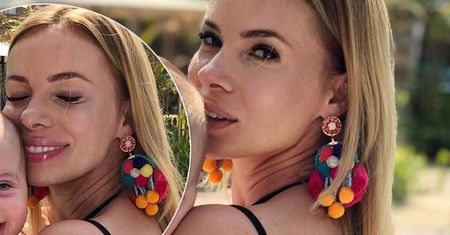 Izabela Janachowska pokazała zdjęcia z wakacji z synem. Jeszcze chwila i urośnie kolejny Top Model. Ale z niego przystojniak