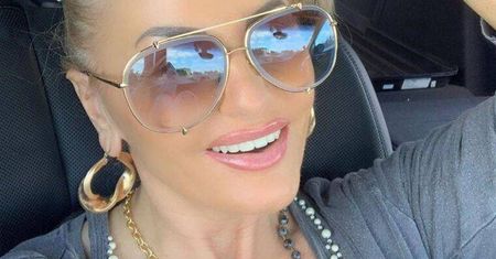 Dagmara Kaźmierska podróżuje, jak na Królową przystało. Jej luksusowe auto robi wrażenie, a ona dba o każdy detal