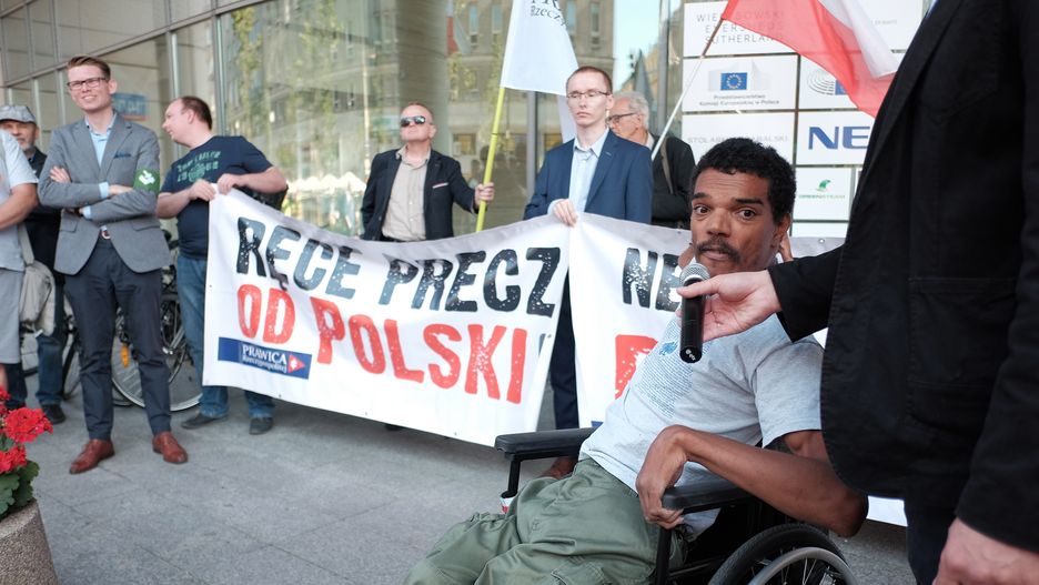 Bawer Aondo-Akaa, polityk Prawicy RP i działacz pro life, domaga się przeprosin od europosła Guya Verhofstadta