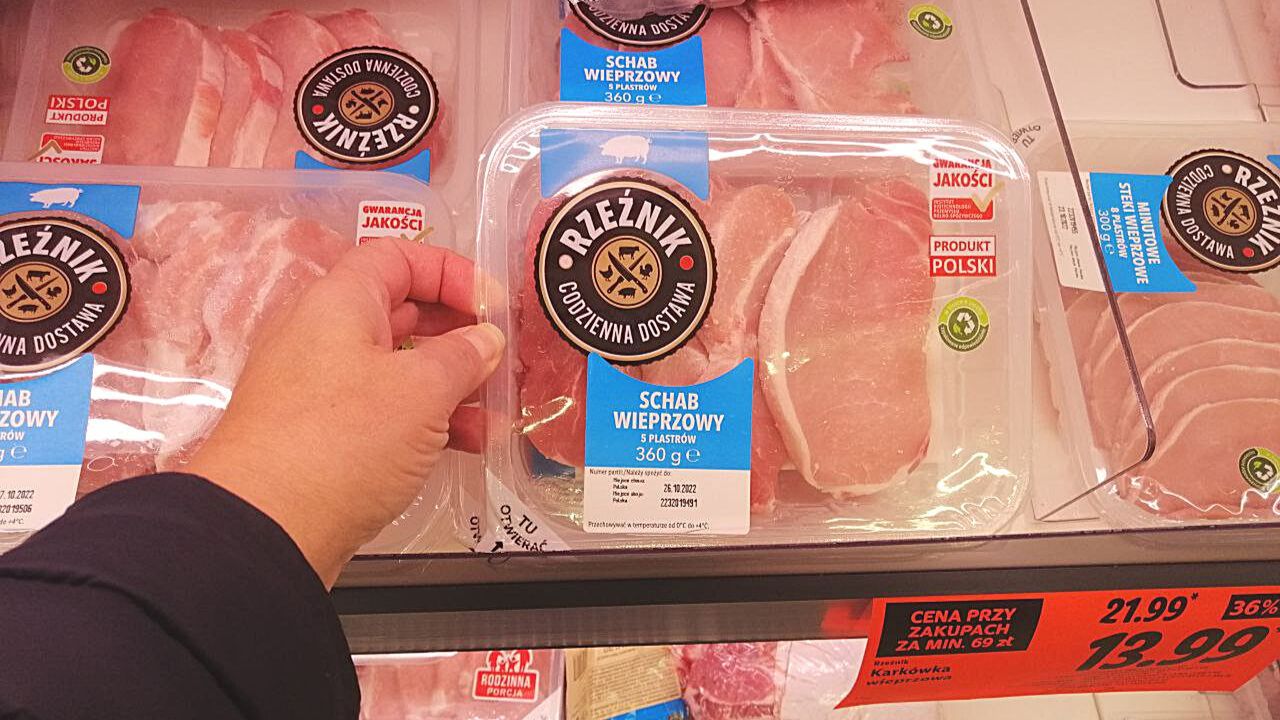 Paczkowane mięso w supermarkecie