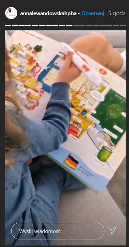 Anna Lewandowska uczy Klarę w dwóch językach