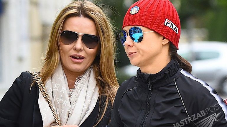 Kinga Rusin w dresie i Hanna Lis w kozakach
