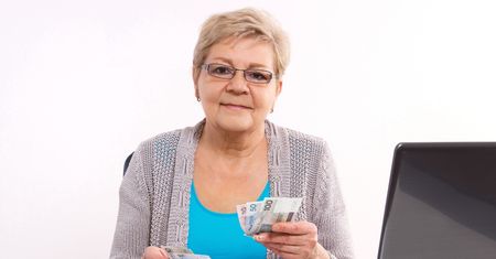6 zasad zarządzania senioralnym budżetem