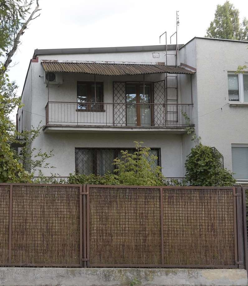Dach na balkonie Jarosława Kaczyńskiego uległ zniszczeniu