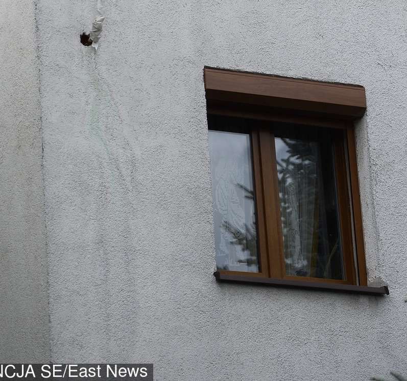 Co się dzieje ze ścianą w domu Jarosława Kaczyńskiego?