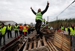 Kulejąca prezydentura Macrona. Prezydent tonie w protestach i kreuje nowych wrogów