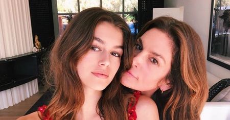 Niesamowicie piękna i równie wychudzona córka Cindy Crawford. Tyle kosztuje kariera