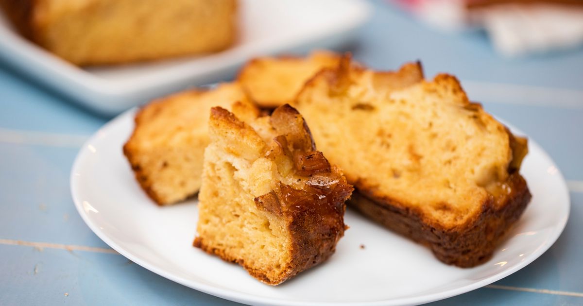 Chleb jogurtowy z jabłkami