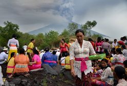 Wulkan wybuchł na indonezyjskiej wyspie Bali. Popioły zagrażają samolotom