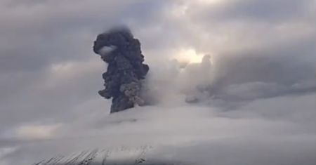Wulkan Popocatépetl ponownie się obudził. "Płonąca góra" została zarejestrowana na wideo