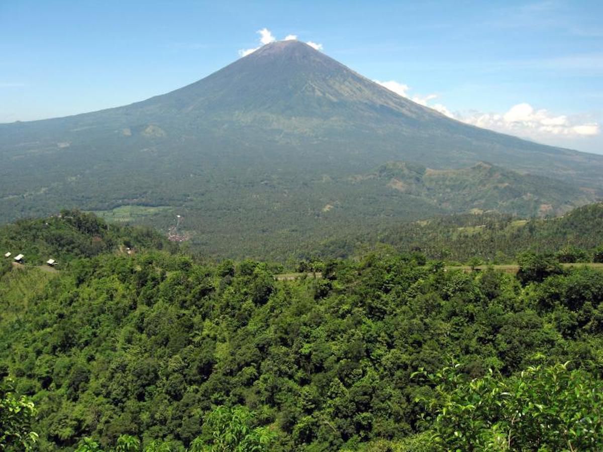 Popularna destynacja turystów zagrożona. Potężny wulkan może wybuchnąć