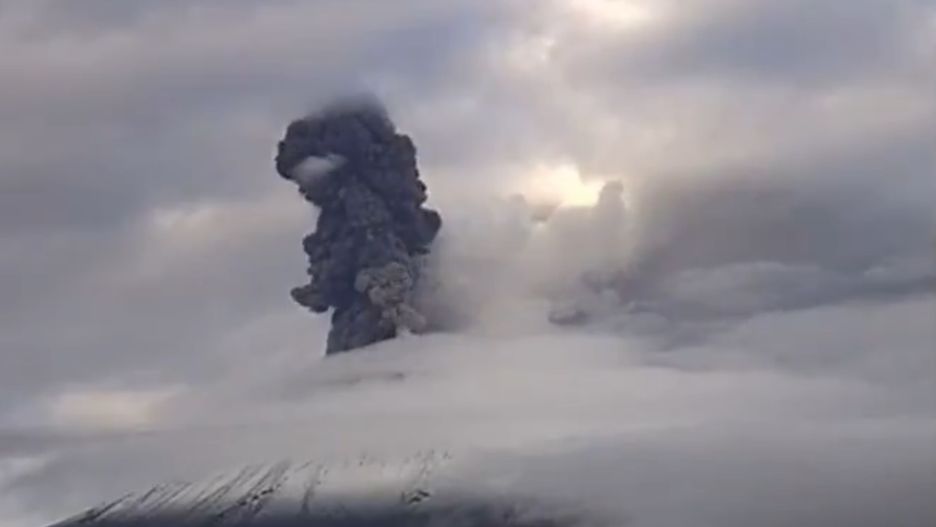 Wulkan Popocatépetl podczas erupcji 4 listopada