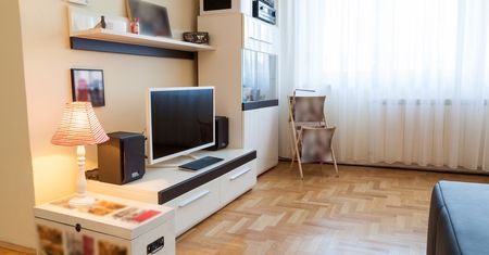 Nie jeść, nie kupować ubrań, dążyć do celu. Na 50 m2 potrzeba już 101 pensji