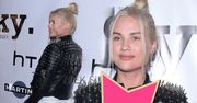 Rockowa Karolina Gilon na pokazie Maćka Sieradzky'ego. Uwagę przykuł jej głęboki dekolt