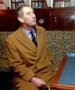 Gołe pośladki na książęcej trawie