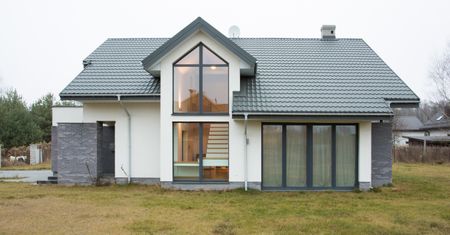 Lukarna - alternatywa dla okna dachowego. Jak ją dobrze wykonać?