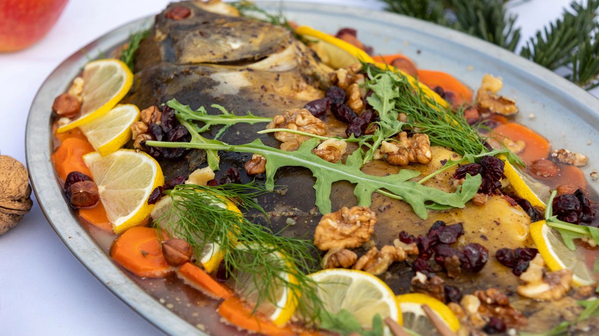 Karp w czerwonym  winie