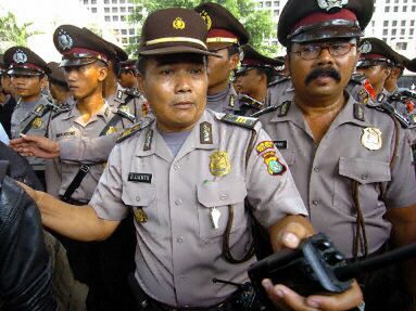 Wybuch w Dżakarcie - ewakuowano komisję wyborczą