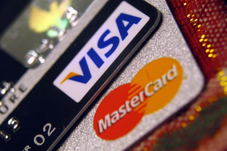Visa i Mastercard zwiększają maksymalną kwotę transakcji zbliżeniowych. 