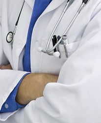 Zatrzymano lekarza, który za pieniądze wystawiał zwolnienia