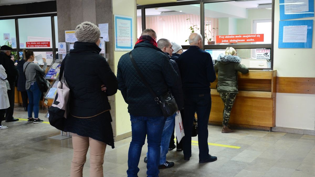 Przez pierwsze cztery miesiące tego roku lekarze wystawili 9,2 mln zaświadczeń o okresowej niezdolności do pracy - podał ZUS.