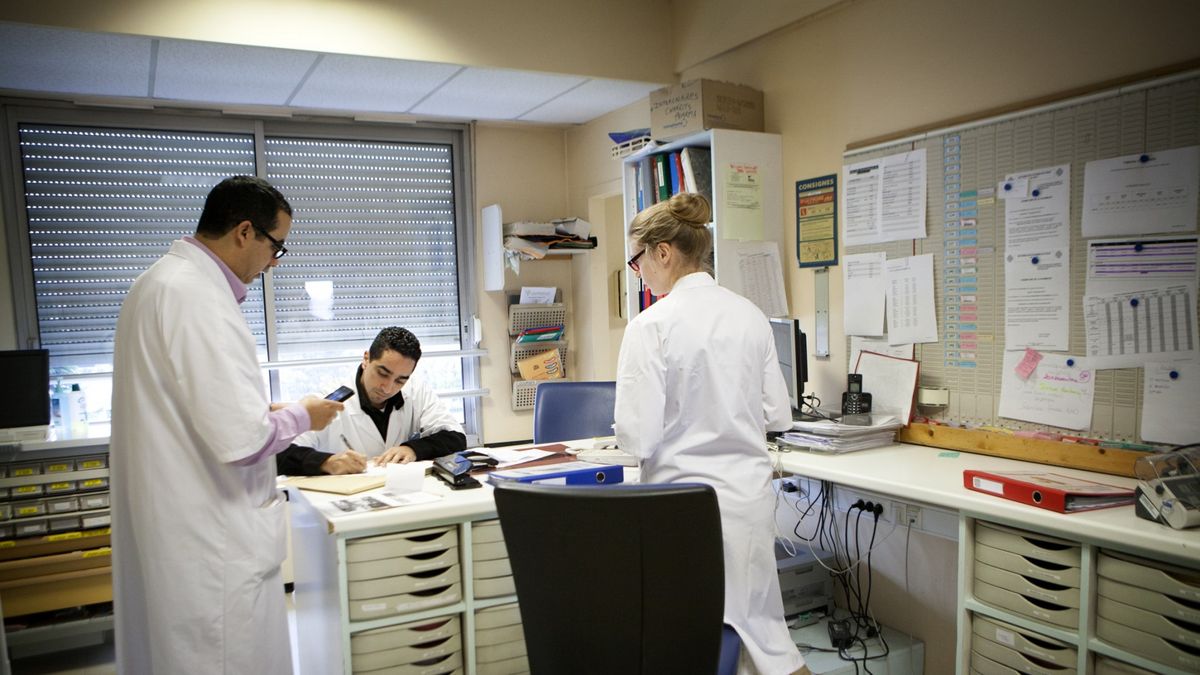 Naczelna Izba Lekarska krytykuje zmianą przepisów wymuszającą długie przerwy między zwolnieniami.