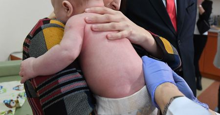 Pediatra przeciwstawił się szaleństwu "eko-rodziców". Dlatego uciekli z noworodkiem