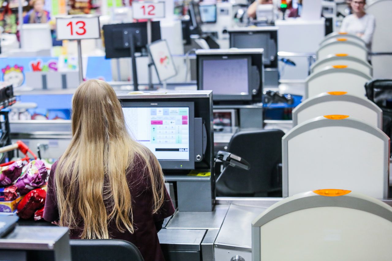 Zakaz handlu w niedzielę pomoże supermarketom. Koniec niedoborów w zatrudnieniu