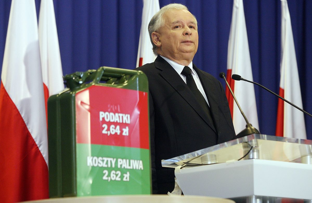 Jarosław Kaczyński zmienia zdanie w sprawie akcyzy na paliwo