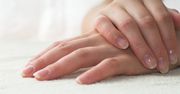 Łamliwe paznokcie - jak wzmocnić paznokcie domowymi sposobami?