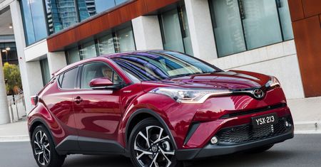 Toyota ma problem. W nowym crossoverze może dojść do pożaru
