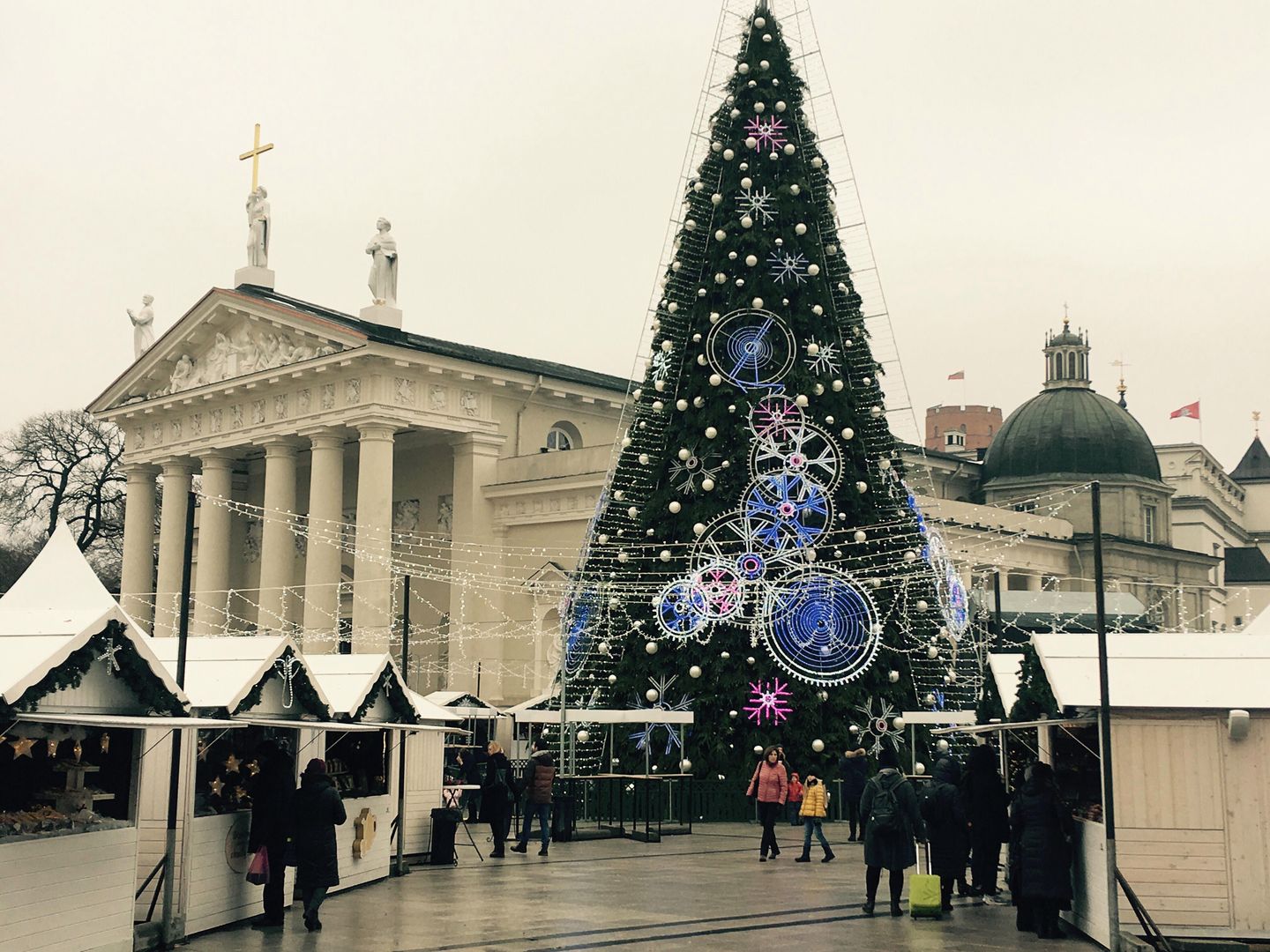 Zaczarowane miasto. Pomysłowy jarmark świąteczny w Wilnie 