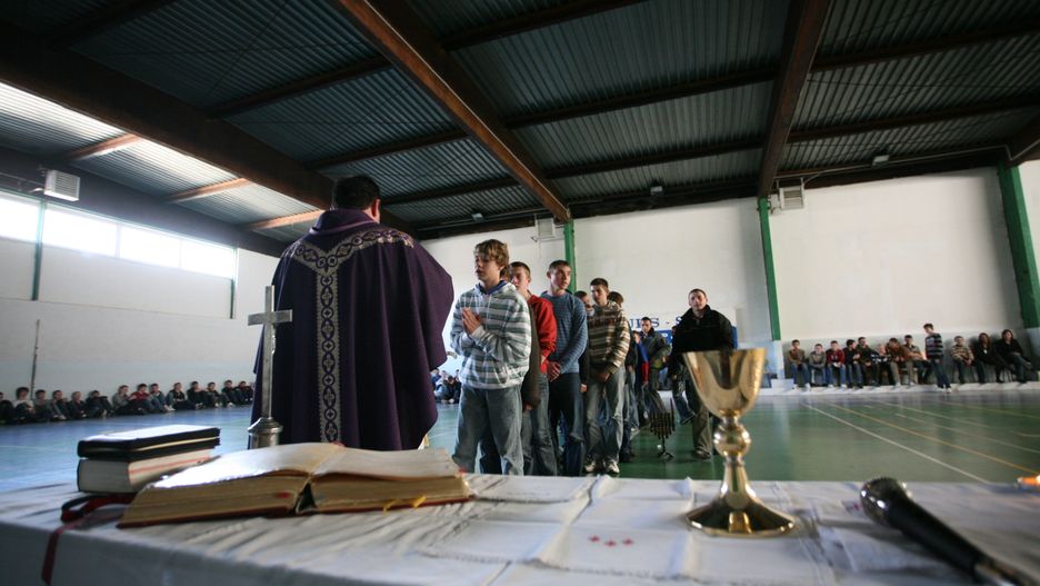 Raport wskazuje, że prawie połowa polskich szkół nie prowadzi zajęć z etyki 