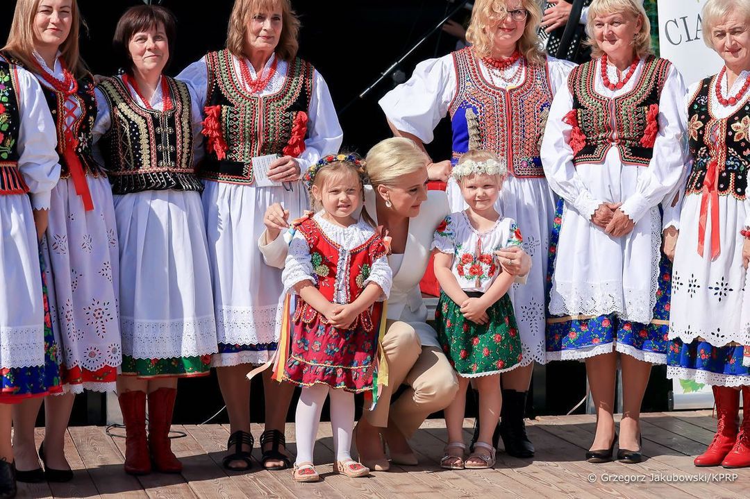 Agata Duda na spotkaniu z Kołem Gospodyń Wiejskich w Cianowicach