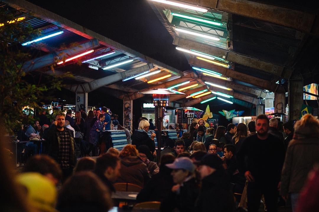Nocny Market przyciągał pysznym jedzeniem i wyjątkowym klimatem