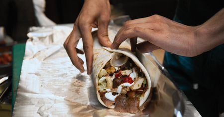 Częstochowa: Rasistowski atak na sprzedawcę kebabów. "Ty czarny skur….Co robisz w tym kraju?"