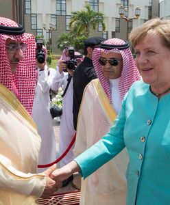 Angela Merkel w Arabii Saudyjskiej. Z odkrytą głową