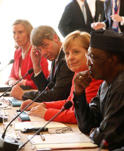 Europa powstrzymuje napływ imigrantów. Przy okazji ma też szansę na tym zarobić