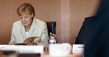 Już po spotkaniu Merkel-Juncker. Rozmawiali o Polsce? "Treść jest poufna"