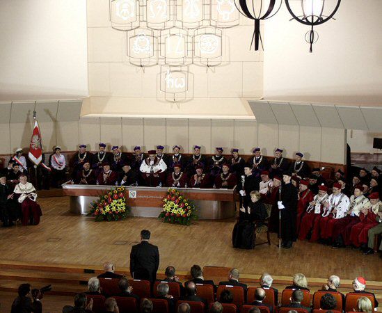 Merkel odebrała doktorat honoris causa