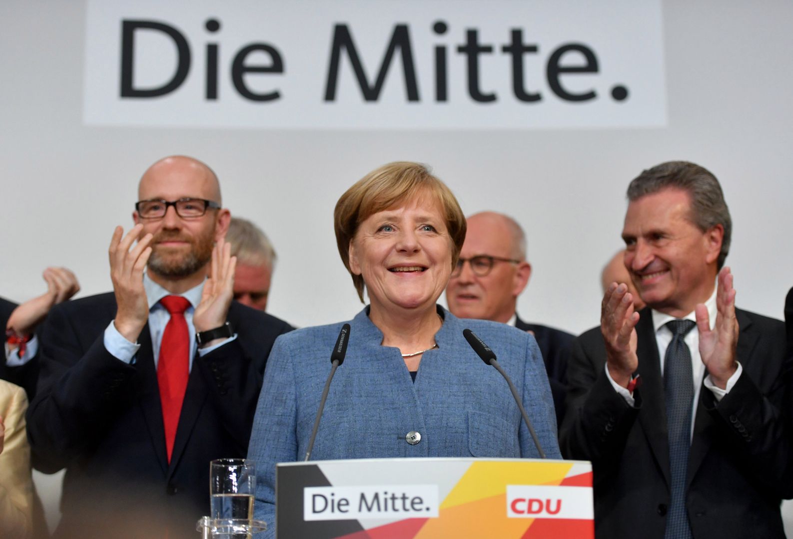 Angela Merkel cieszy się z wygranej