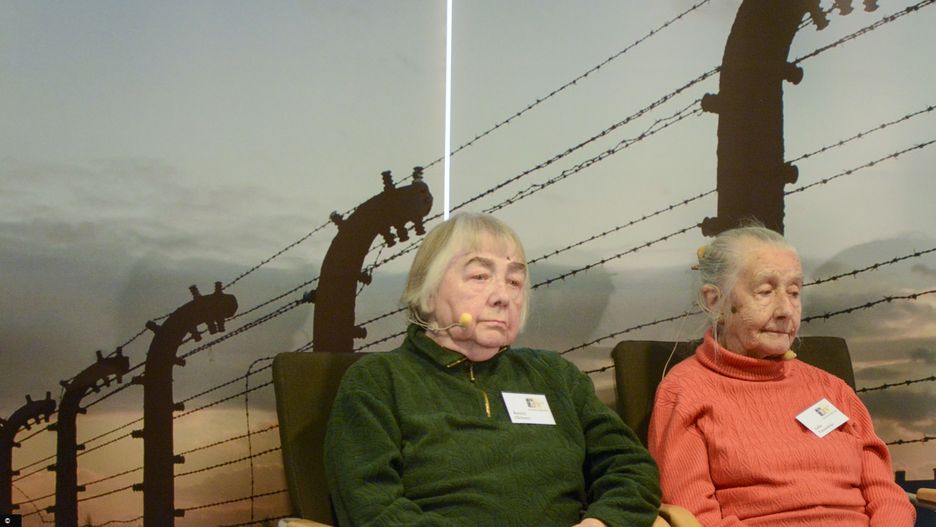 Oświęcim. Byłe więźniarki obozu Auschwitz-Birkenau Lidia Turovskaya i Ksenia Olkhova na spotkaniu z ocalonymi, 26 stycznia br.