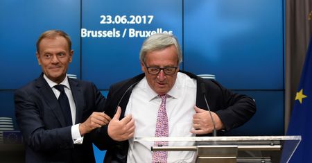 Tusk ratował sytuację i naraził się na hejt. Juncker jest problemem