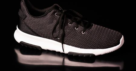 Modne sneakersy już od 79 zł. Efektowne obuwie na co dzień