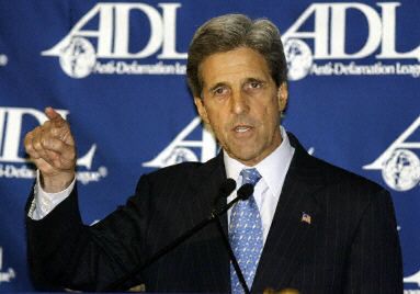 Kerry rozważa opóźnienie swej nominacji prezydenckiej